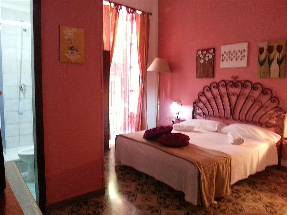 Hotel Regina Palermo Exterior photo